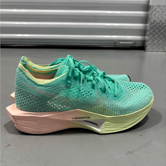 Nike ZoomX Athletic Shoes - Mint Green and Pastel Pink - Picture 4 of 10